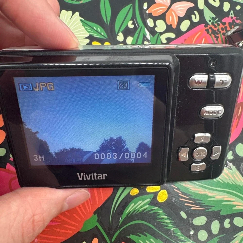Vivitar ViviCam 5024 Digital Camera – Compact Point-and-Shoot Camera